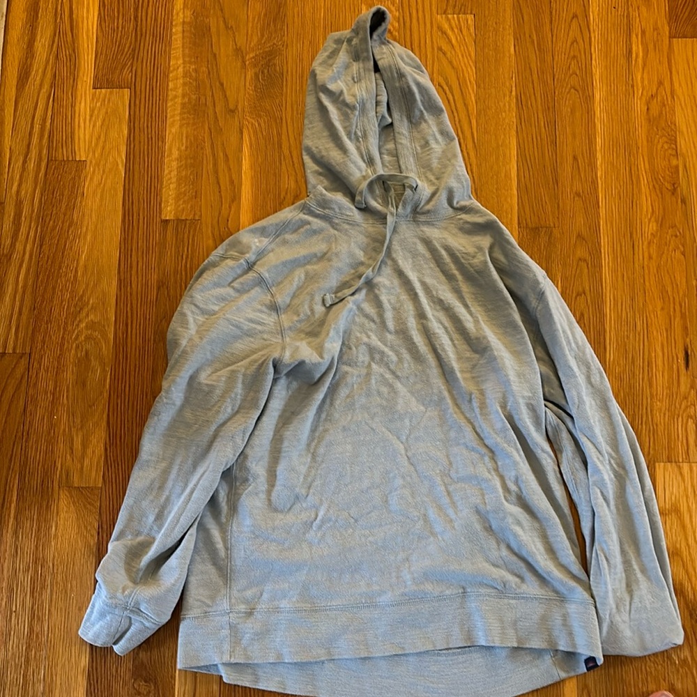 Faherty slub lightweight sweatshirt.